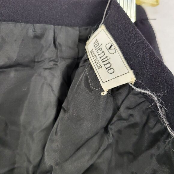 VALENTINO BOUTIQUE womens 6 black straight skirt with button slit - Picture 8 of 11